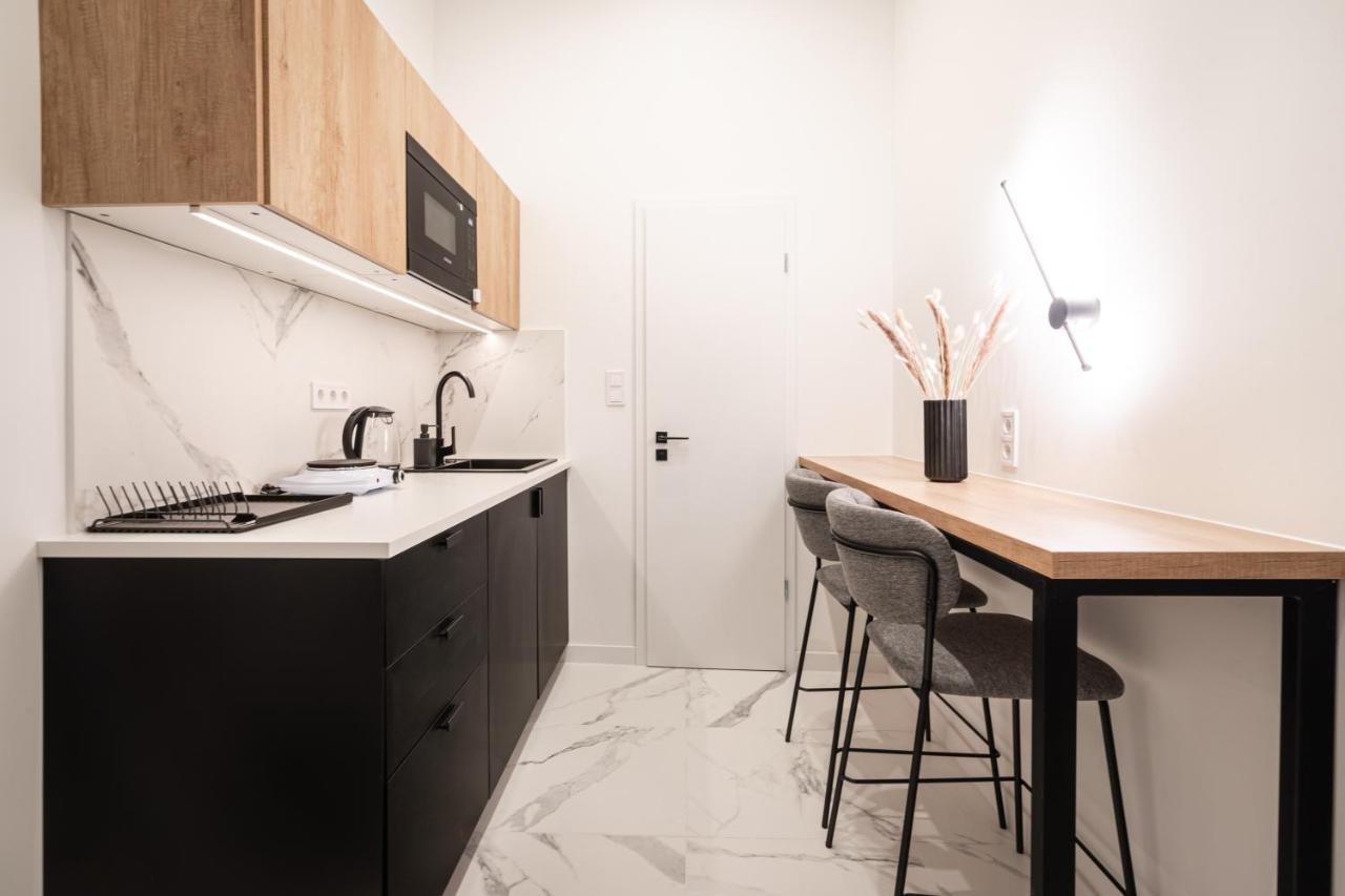 E56 - Grand Boulevard Heritage Residence - Best Location By Bqa Будапеща Екстериор снимка