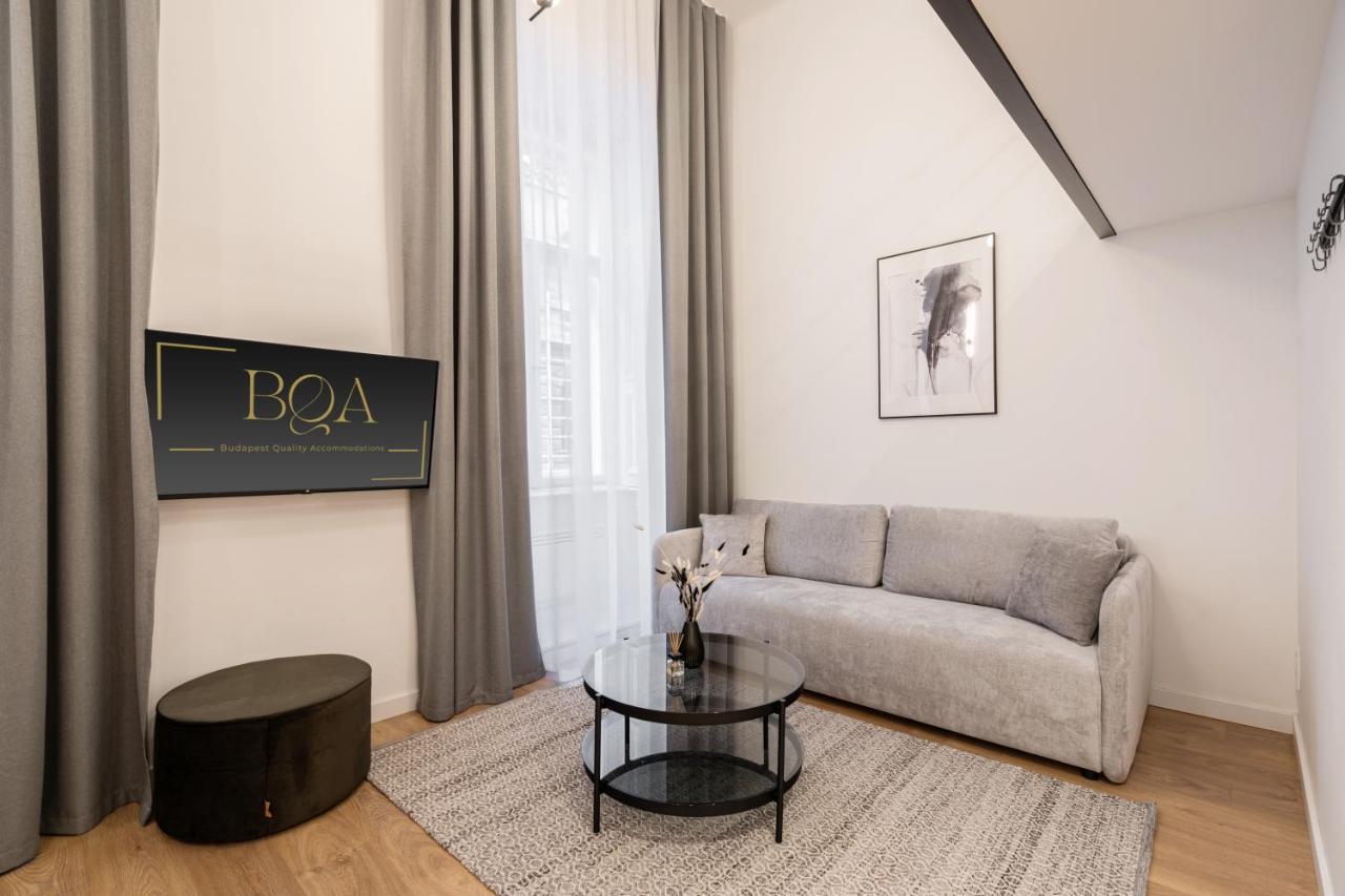 E56 - Grand Boulevard Heritage Residence - Best Location By Bqa Будапеща Екстериор снимка