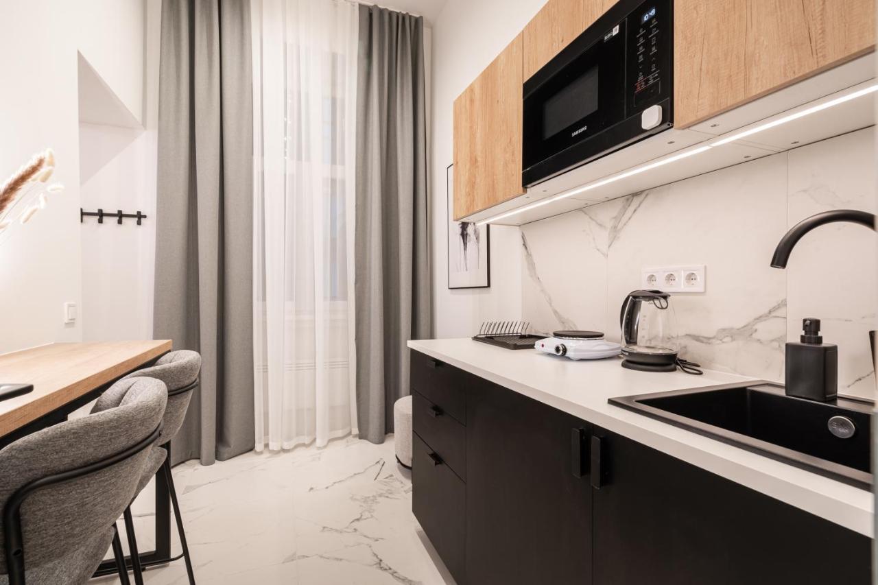 E56 - Grand Boulevard Heritage Residence - Best Location By Bqa Будапеща Екстериор снимка